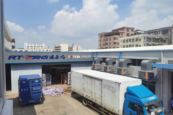 工業(yè)風扇生產(chǎn)車間出貨圖